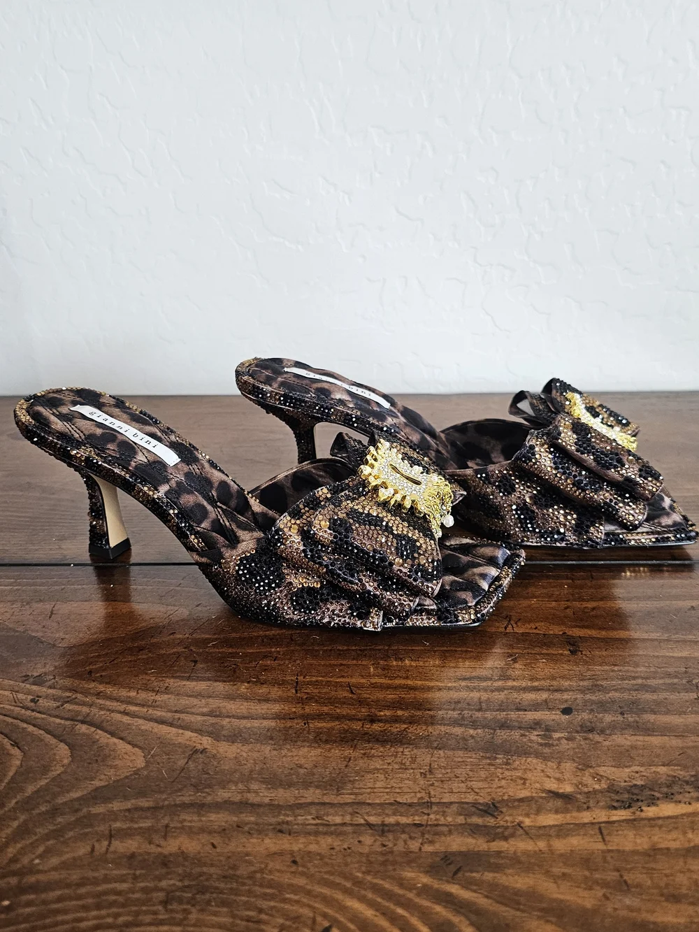 Gianni Bini Leopard Print Bow Heel Shoes Jewel/Rhinestone Women's Sz 6, 6.5, 7.5 - Picture 2 of 9